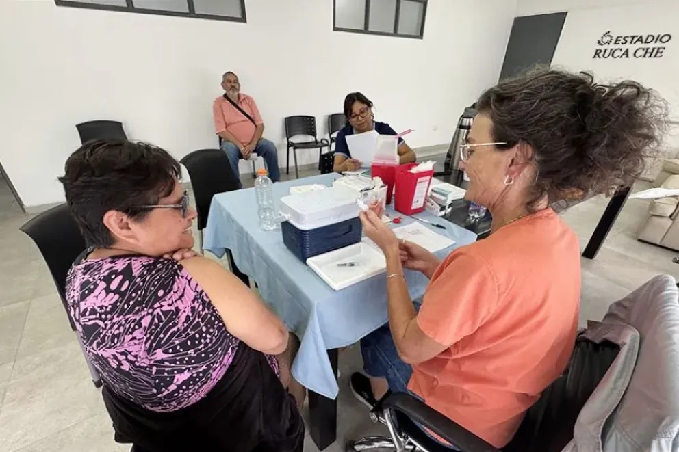 Ante el aumento de los casos de gripe, Salud intensifica la campaña de vacunación