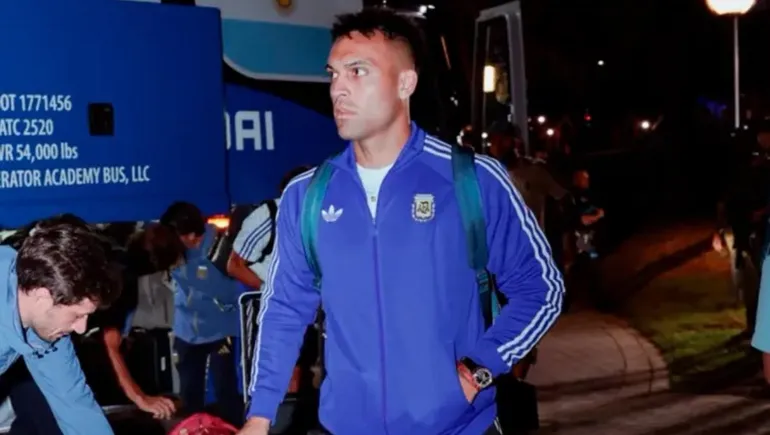 Mundial 2026: la Selección Argentina llegó a Nueva York tras una demora que complicó su viaje a la final