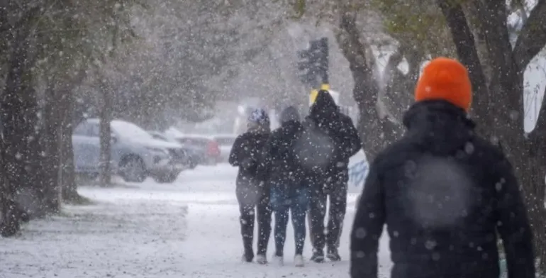 Pronostican temperaturas de hasta 11°C bajo cero y fuertes nevadas: la alerta del SMN