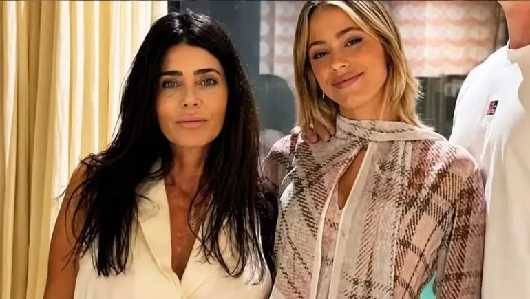 Aseguran que la mamá de Tini Stoessel la obligó a borrarse estos tatuajes: qué significaban