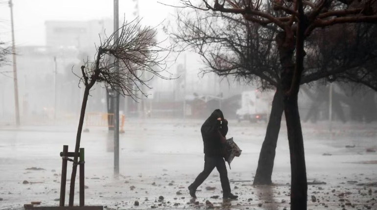 Tormentas, hasta 80 mm de lluvia y vientos que superarían los 100 km/h: alerta del SMN